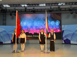 Торжественное начало новой недели в Школе № 619