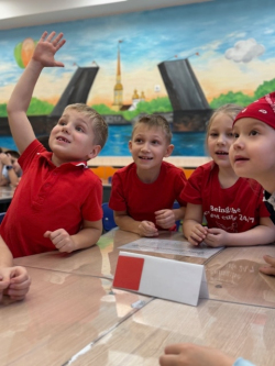 Красные — впереди!